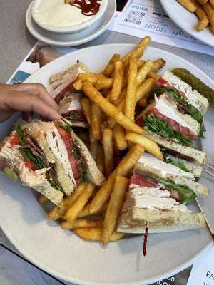 Turkey, triple decker club sandwich on rye. Fries were fantastic crispy not soggy.