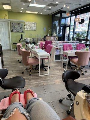 ME:U Nails & Spa