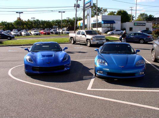 new Elkhart blue 2019 Stingray left with mint 2010 Corvette on right at Porter Chevy 10/24/18