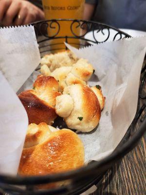 Garlic knots