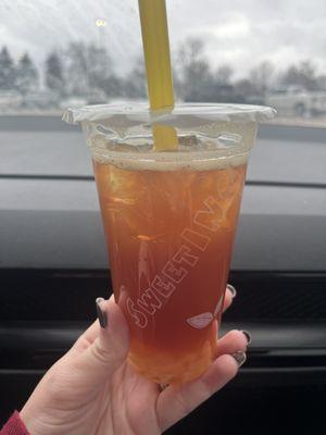 Peach black tea with lychee jelly