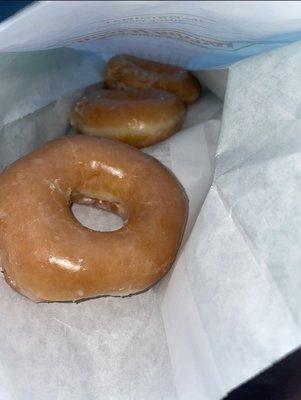 3 Count Original Glazed Doughnuts