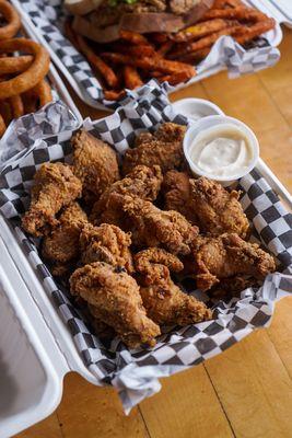 1 lb. of Wings - IG: @nelson_eats