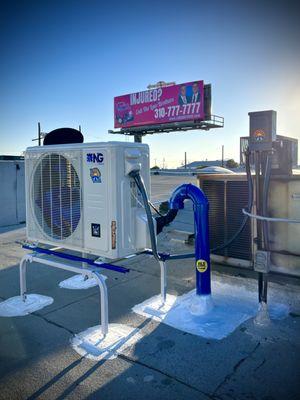 Here we Showcase this 24,000 Btus 
MiniSplit #HeatPump 
Installed at a Roof on top of this Roof Mounted Rack