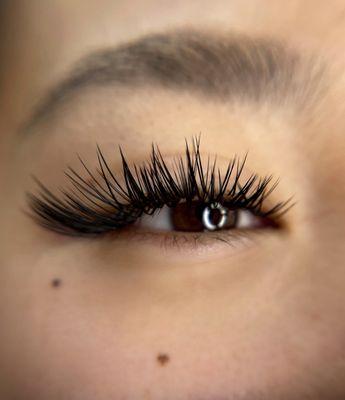 Wispy Angel set of eyelash extensions