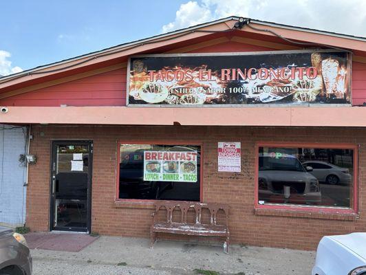 Front of Tacos El Rinconcito