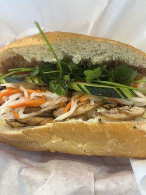 CHICKEN BAHN MI