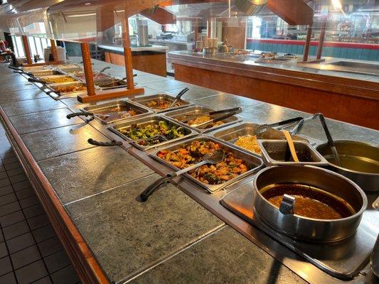 Broccoli Beef, potstickers, cashew chicken.They have sweet and sour chicken, fried wings, crab Rangoon, egg rolls, spring rolls