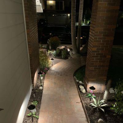 Landscape Lighting | Top Notch Delight Pathway Lighting