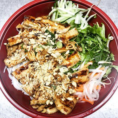 Grilled Chicken Rice Vermicelli Bowl (Bùn)