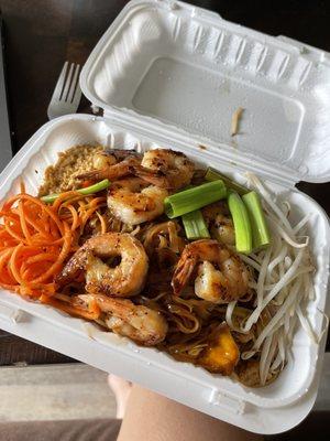 Shrimp pad Thai to go