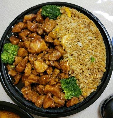 General Tso Chicken w/House Special Fried Rice.