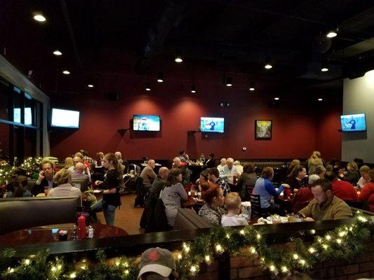 5 Empty tables while parties wait to be seated for 25+ minutes.  4 more empty on the other side, with zero explanation from the hosting crew