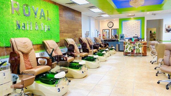 Royal nails & spa