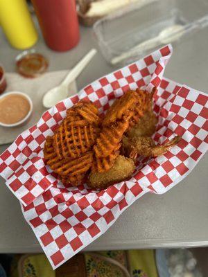 Butterfly Shrimp Basket with Sweet Potato Fries