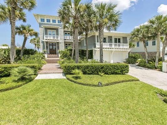 Oceanfront house.  Wouldn't you want to live here.