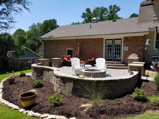 Sitting Wall with Firepit and Paver Patio