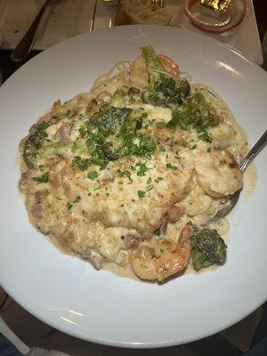 Chicken and Shrimp Special with Broccoli and Spaghetti