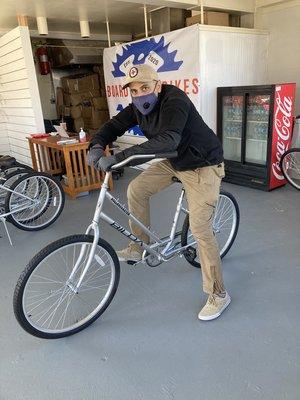 Our first customer, Sne, on a fresh Bilda Bikes cruiser!