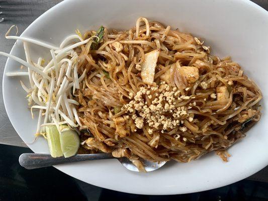 Chicken Pad Thai Dinner