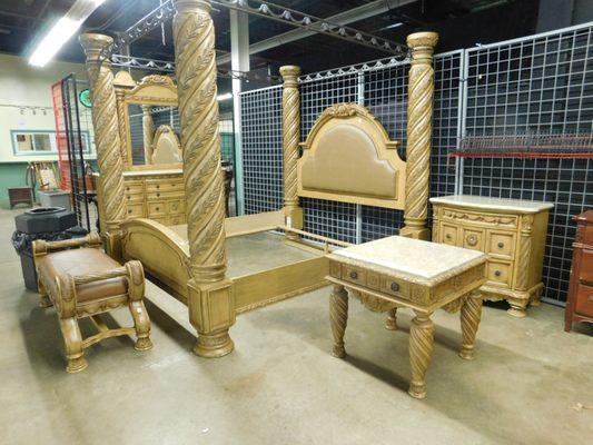 Colossal sized bedroom set for Sunday, may 6th auction!