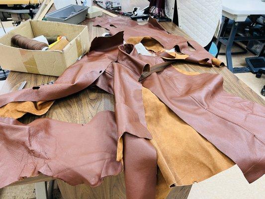 We make  custom leather coat.