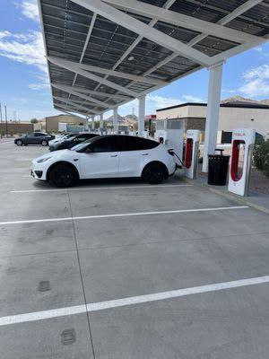 Plenty of 250k V2 chargers!!! Best of all Terribles Market in the background.... Other non Tesla spotted using the chargers too.