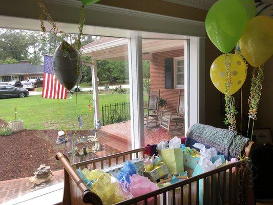 Cute baby shower balloons.