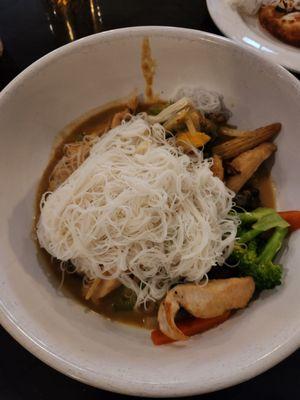 Thai peanut noodles