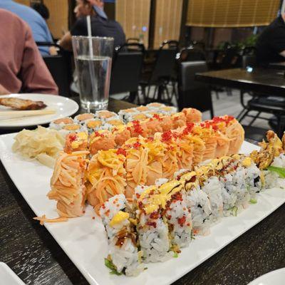 Spicy tuna, spicy salmon, spicy girl, volcano, and one more (forgot).