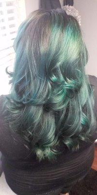 Giving EMERALD MERMAID VIBES !