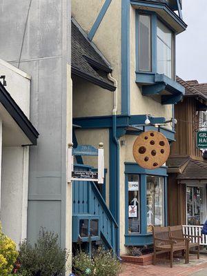 Easily identifiable store with the large cookie sign