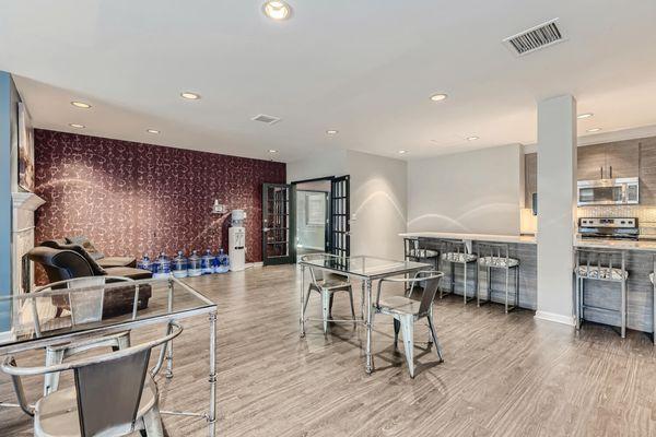 The Ventana at Colorado Station Apartments and Townhomes