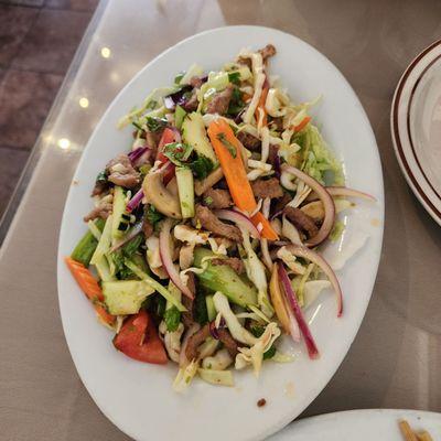 Grilled beef salad