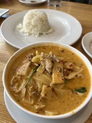 Red Curry w/Rice on Side