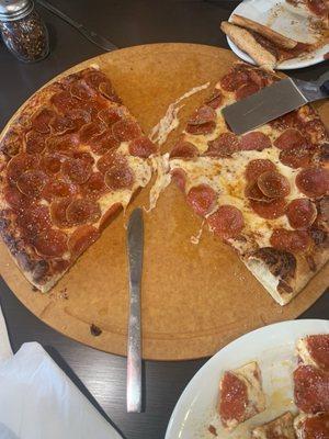 Large hand tossed pepperoni pizza