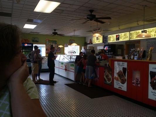 Nice little hotdog place. No free refills on the drinks though.. .:(