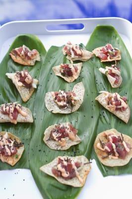 (Appetizer) Hawaiian-Style Fresh Ahi Poke on Taro Chips with a Sweet & Spicy Aioli