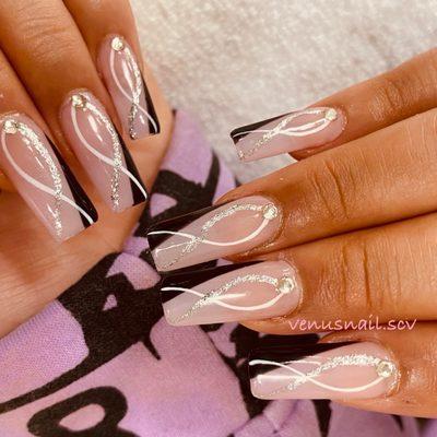 Acrylic nails