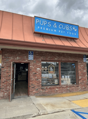 Pups & Cubs Premium Pet Food