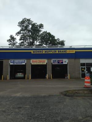 Monro Muffler Brake & Service -- 926 Boylston Street / Route 9, Newton Highlands                Exterior