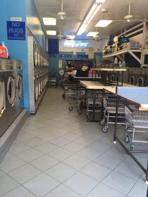 Clean and tidy - something you rarely see in a coin laundromat store!