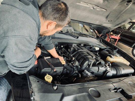 REPLACING THE SPARK PLUGS ON A 2012 DOGE CHARGER HEMI SRT