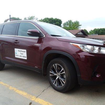 2019 Toyota Highlander with hybrid electric drive. Seats 7!