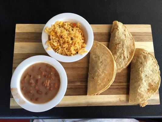 Chicken taco lunch combo