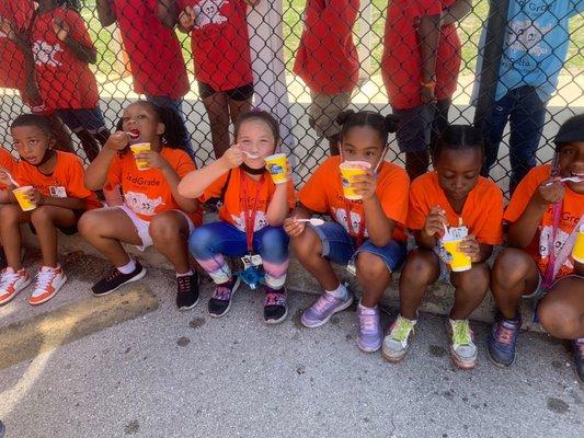 Kona Ice was a hit for these hot students on field day!