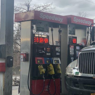 01/10/2024 BUSTED Pumps @ Speedway South Troy, NY