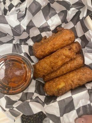 Mozzarella Mozarella Sticks 6pc