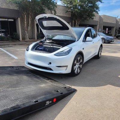 HELPING EV DRIVERS WITH ROADSIDE