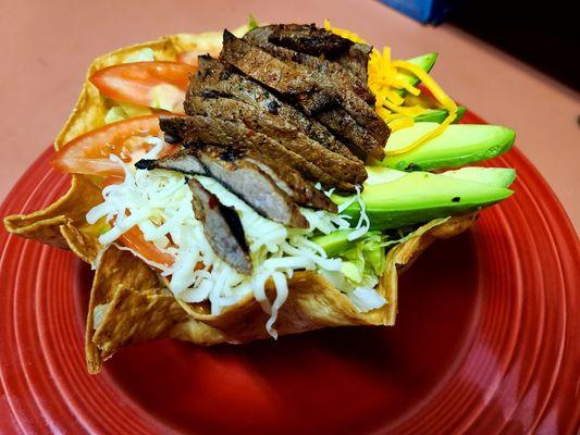 Grilled steak Taco Salad Nothern Style